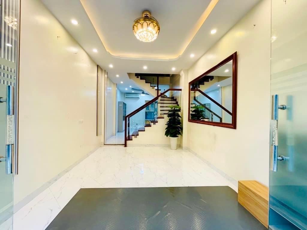 TRUNG TÂM CẦU GIẤY - NHÀ ĐẸP Ở NGAY - TẶNG FULL NỘI THẤT - AN SINH TUYỆT VỜI NHÀ ĐẸP LUNG LINH - 4 TẦNG - ĐẦY ĐỦ CÔNG NĂNG - DỌN VÀO Ở NGAY